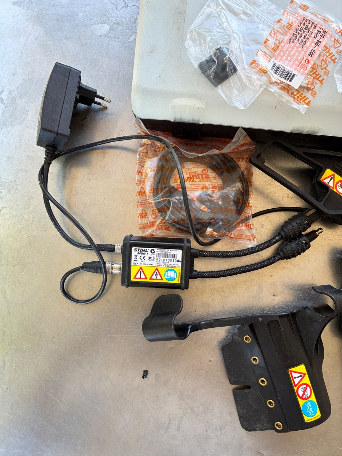 Appareil de diagnostic STIHL MDG1 – Réf 5910-840-0251 d'occasion quasiment neuf