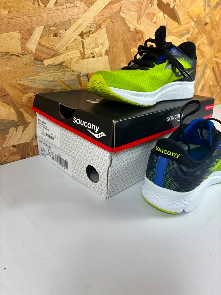 Chaussures running Saucony Ride 14 Junior Garçon 33 Acid Lime