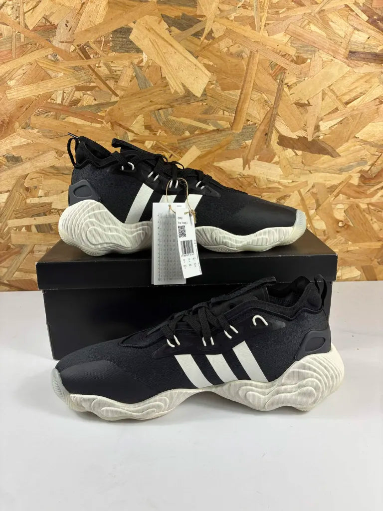 Baskets Adidas Trae Young 3 – Chaussures Basketball – 44 2/3