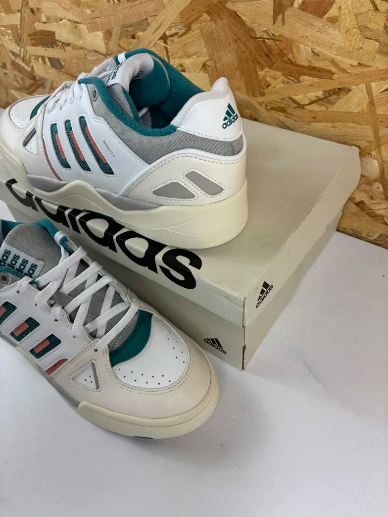 Chaussures Basketball Adidas Midcity Low Homme – 44 2/3 – ID5403