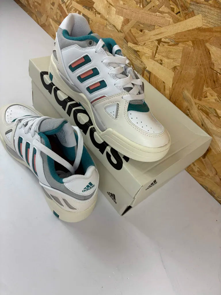Chaussures Basketball Adidas Midcity Low Homme – 39 1/3 – ID5403