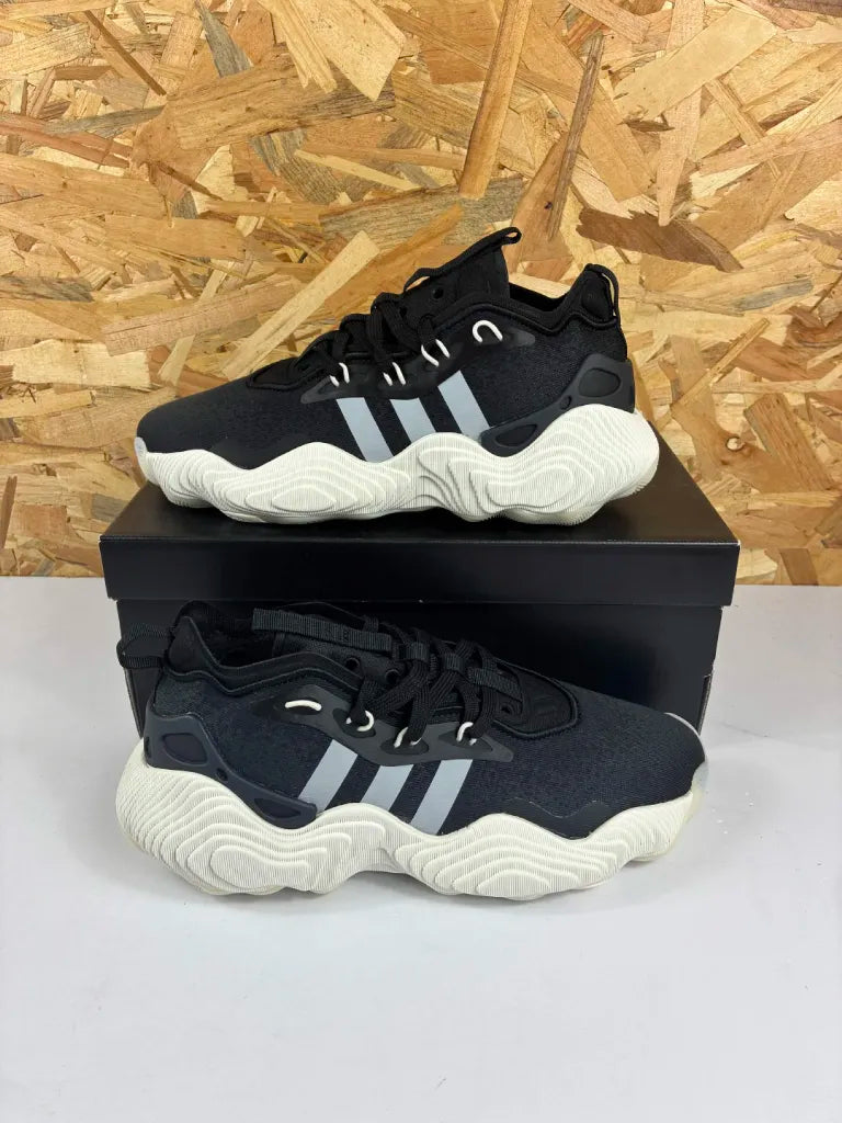 Chaussures Basketball Adidas Trae Young 3 Femme – 39 1/3 – IE9362