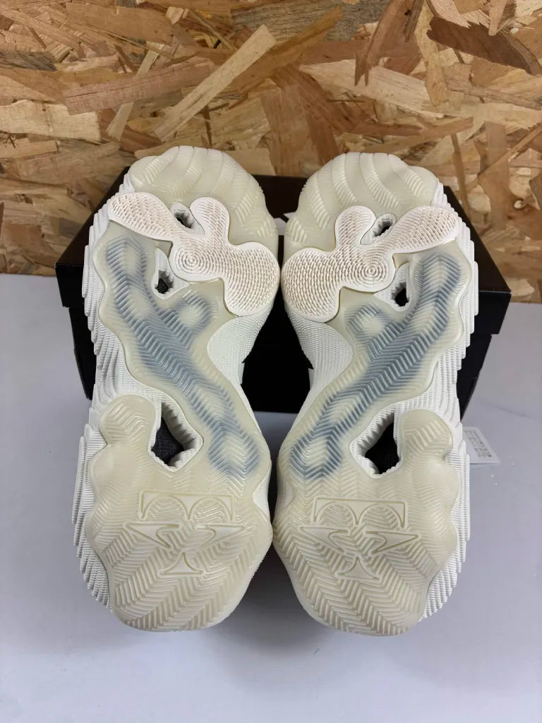 Chaussures Basketball Adidas Trae Young 3 Femme – 39 1/3 – IE9362