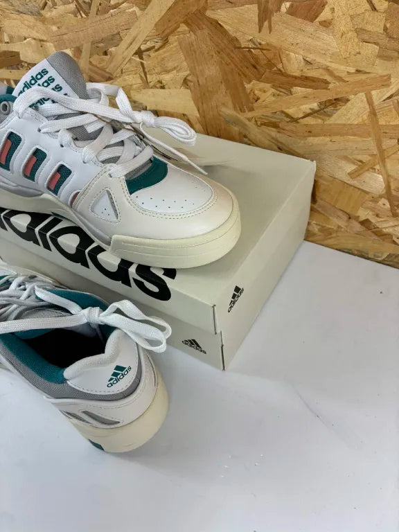 Chaussures Basketball Adidas Midcity Low Homme – 40 2/3 – ID5403