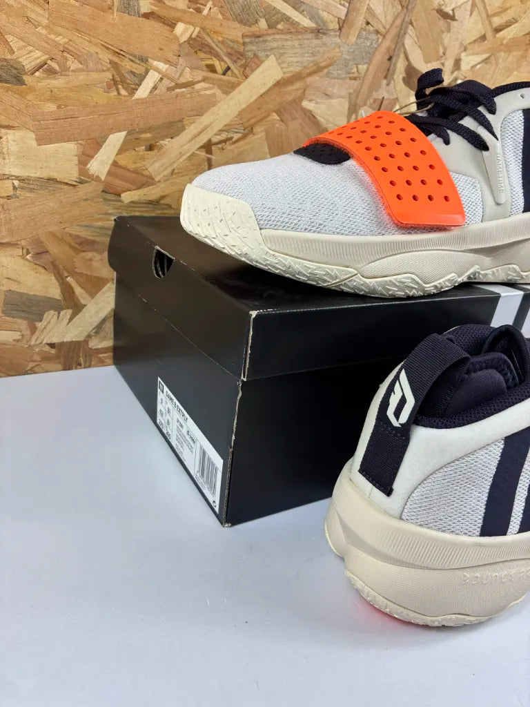 Adidas Dame 8 EXTPLY Homme 42 2/3 – Chaussures de Basketball IF1507