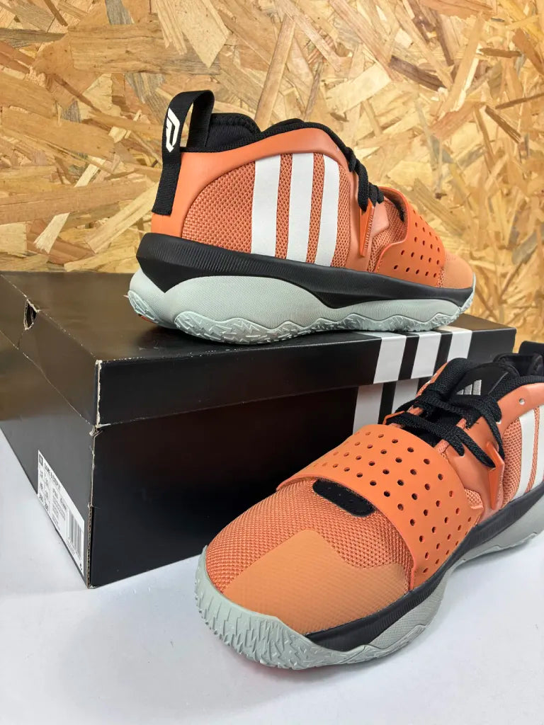 Chaussures de Basketball Homme Adidas Dame 8 EXTPLY IF1515 – 46 2/3 EU