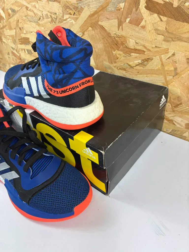 Chaussures de Basketball Homme Adidas Marquee Boost G27738 – 41 1/3