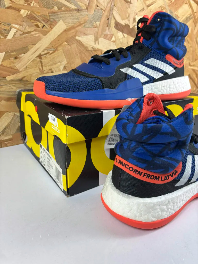 Chaussures de Basketball Homme Adidas Marquee Boost G27738 – 41 1/3