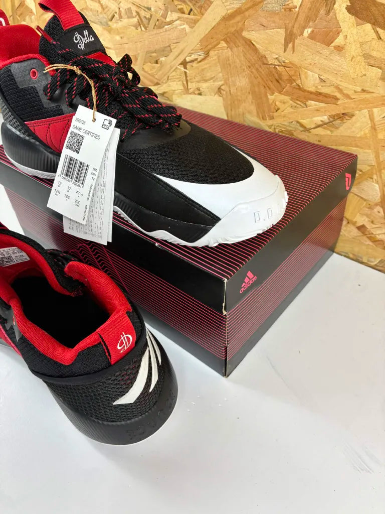 Chaussures de Basketball Homme Adidas Dame Certified HR0728 – 47 1/3