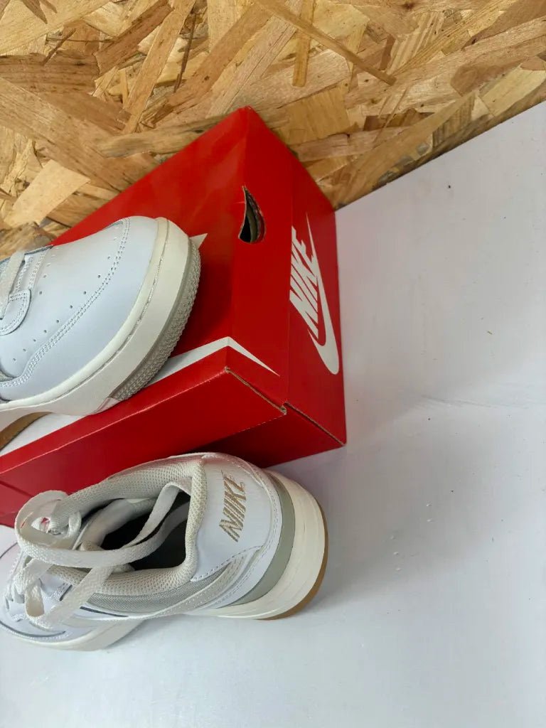 Baskets Nike Gamma Force Femme Blanc – 40,5 – DX9176-103