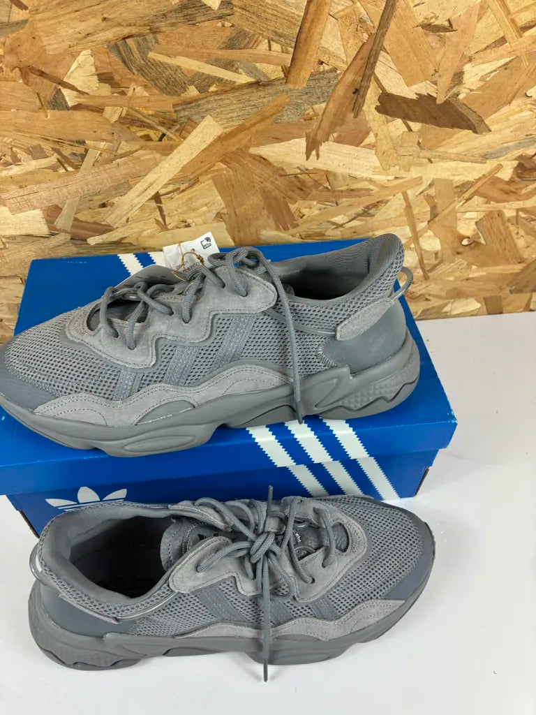 Baskets Adidas Ozweego Homme Gris Noir – 46 – GW4671
