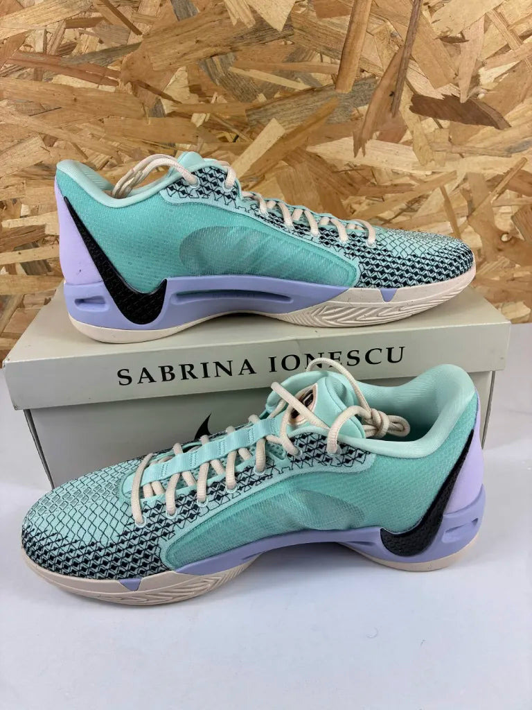Chaussures de Basketball Nike Sabrina 1 Femme Vert Noir – 48 – FQ3381-301