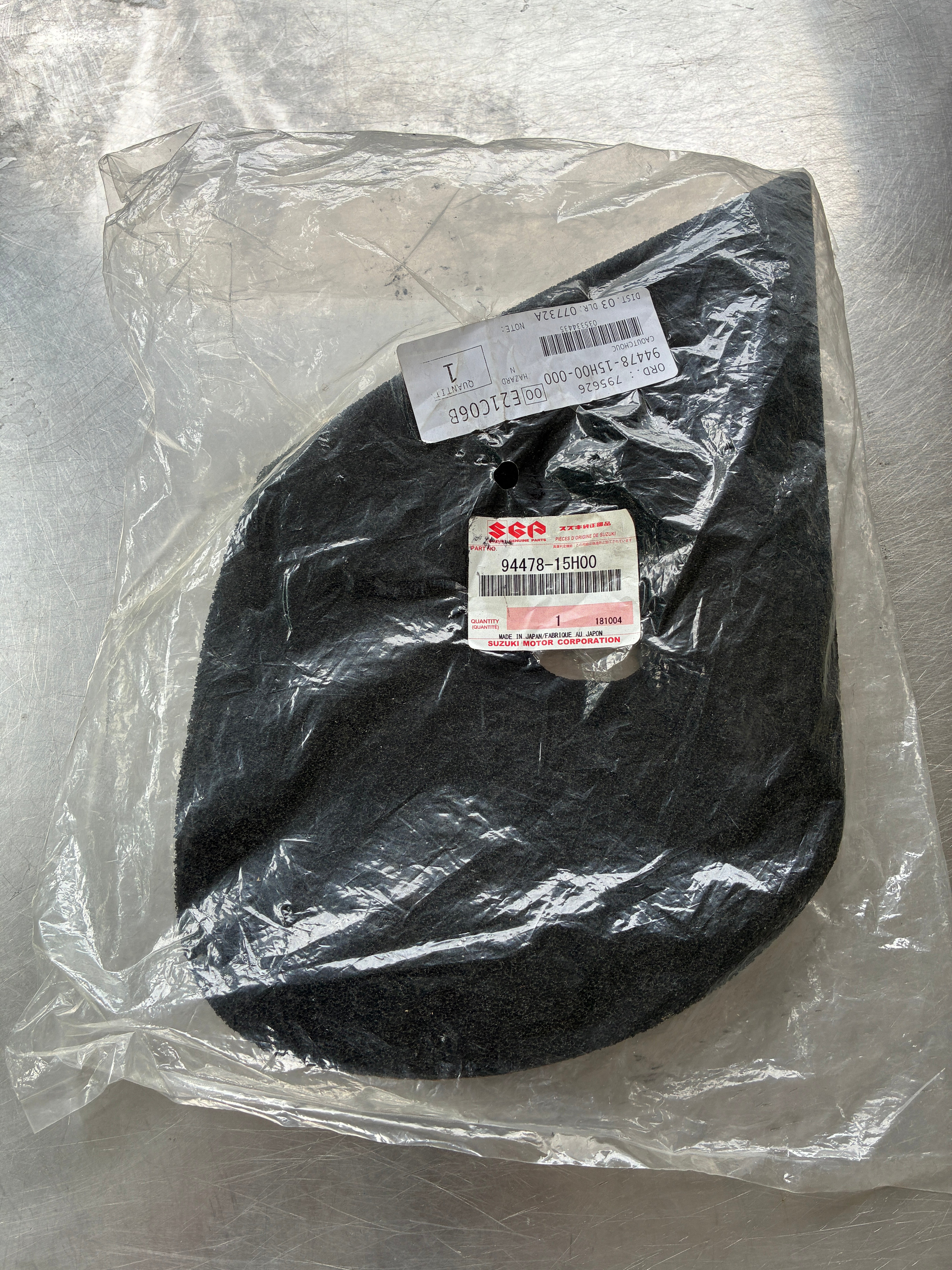 Support caoutchouc carénage inférieur droit Suzuki Hayabusa – Ref. 94478-15H00