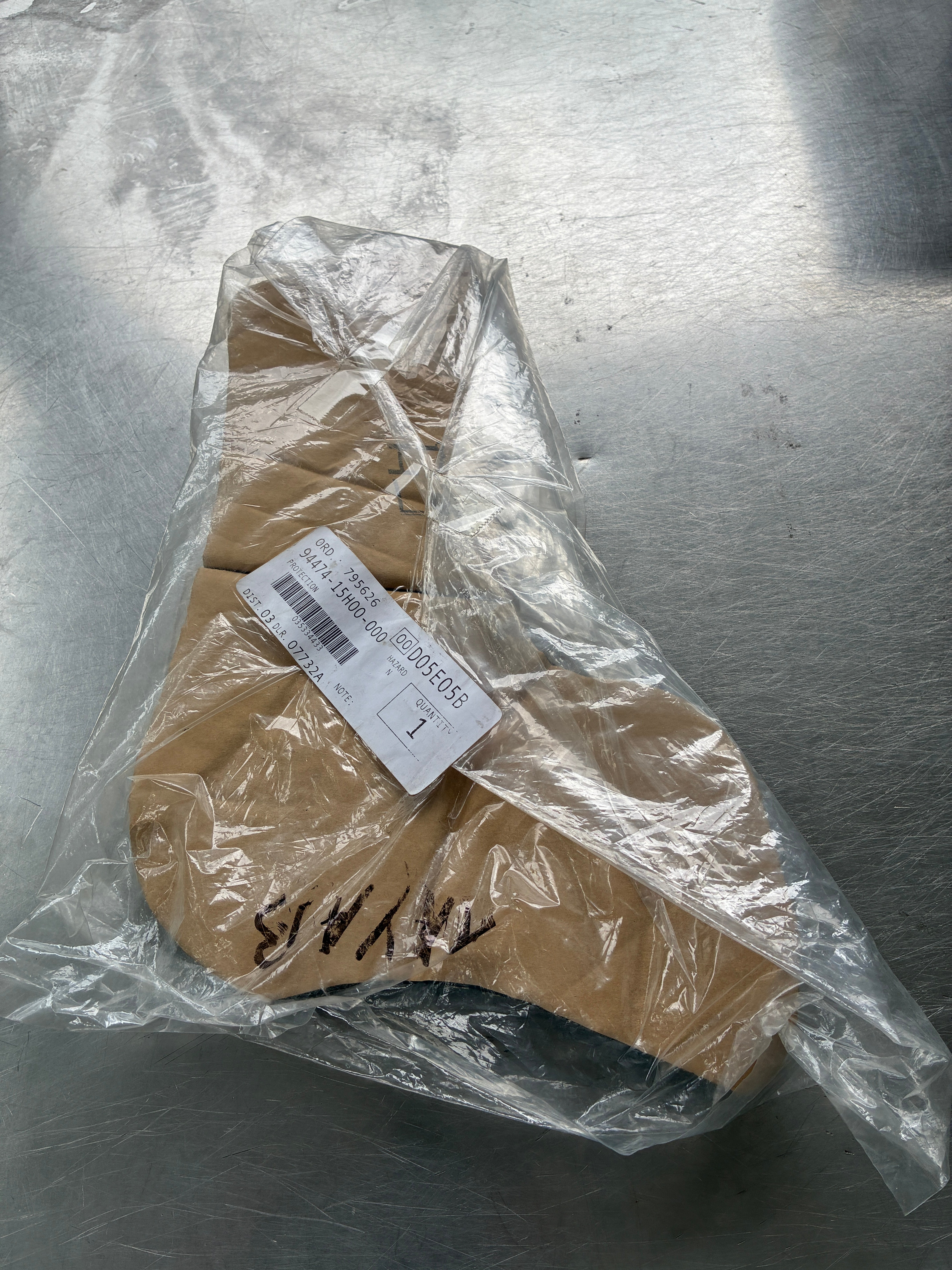 Cache latéral droit carénage Suzuki Hayabusa – Ref. 94474-15H00