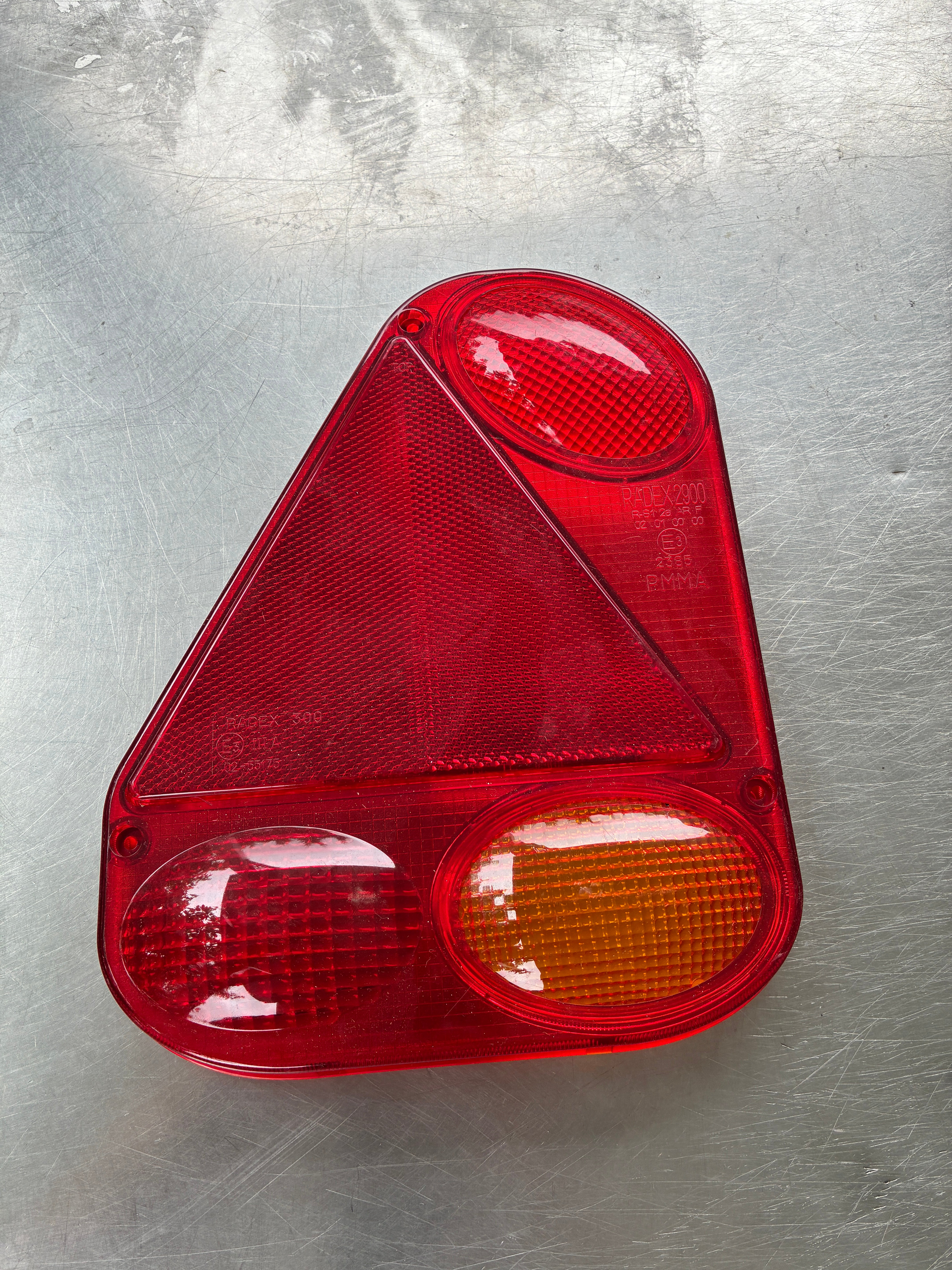 Cabochon feu remorque RADEX 2900 gauche – Réf. Lider 04134 / 5106A