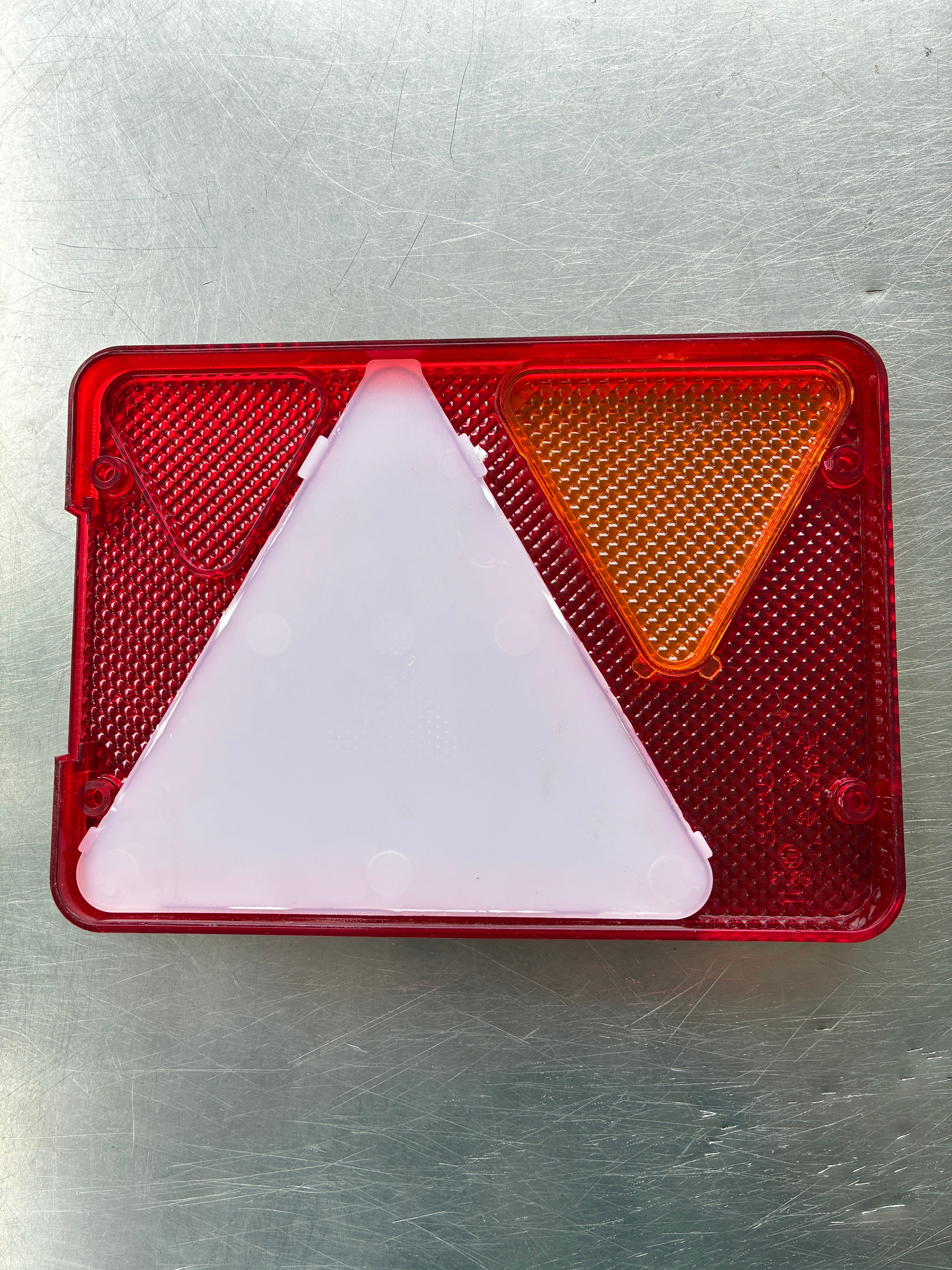 Cabochon feu remorque AJBA RL80 gauche – 6 fonctions – Réf. RL80205