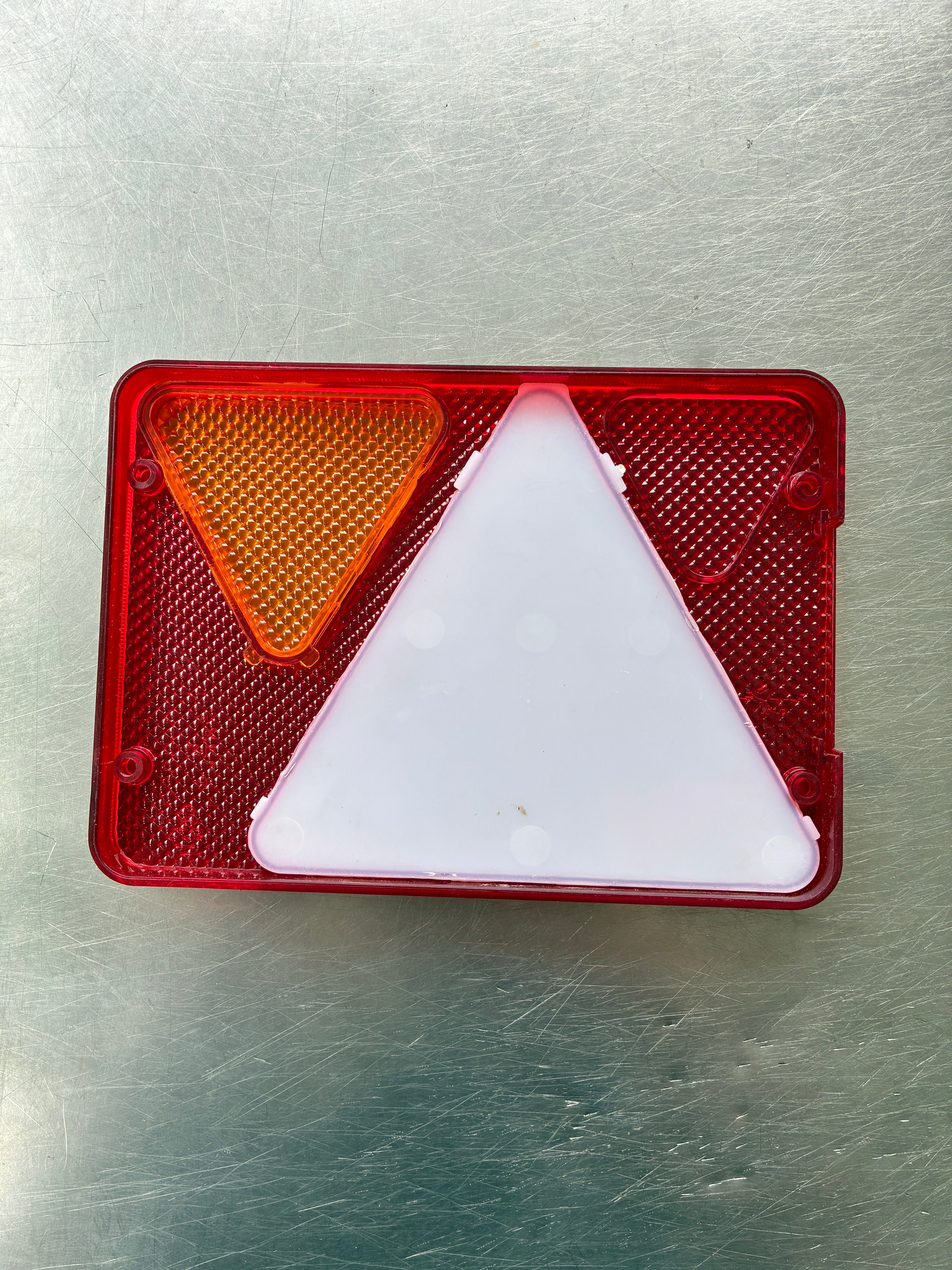 Cabochon feu remorque AJBA RL80 droit – 6 fonctions – Produit neuf