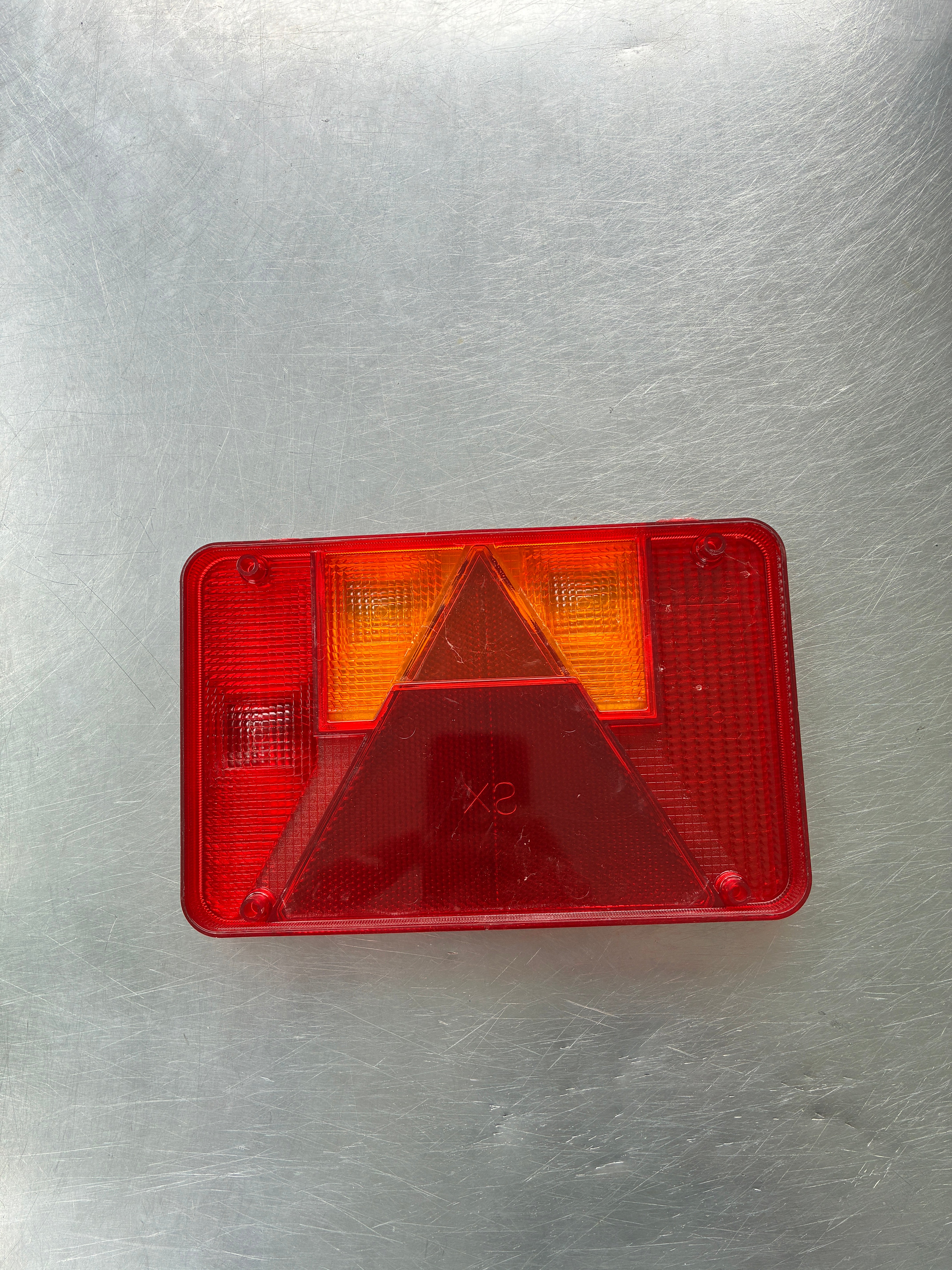 Cabochon feu remorque RADEX 5800 droit – 5 fonctions – Produit neuf