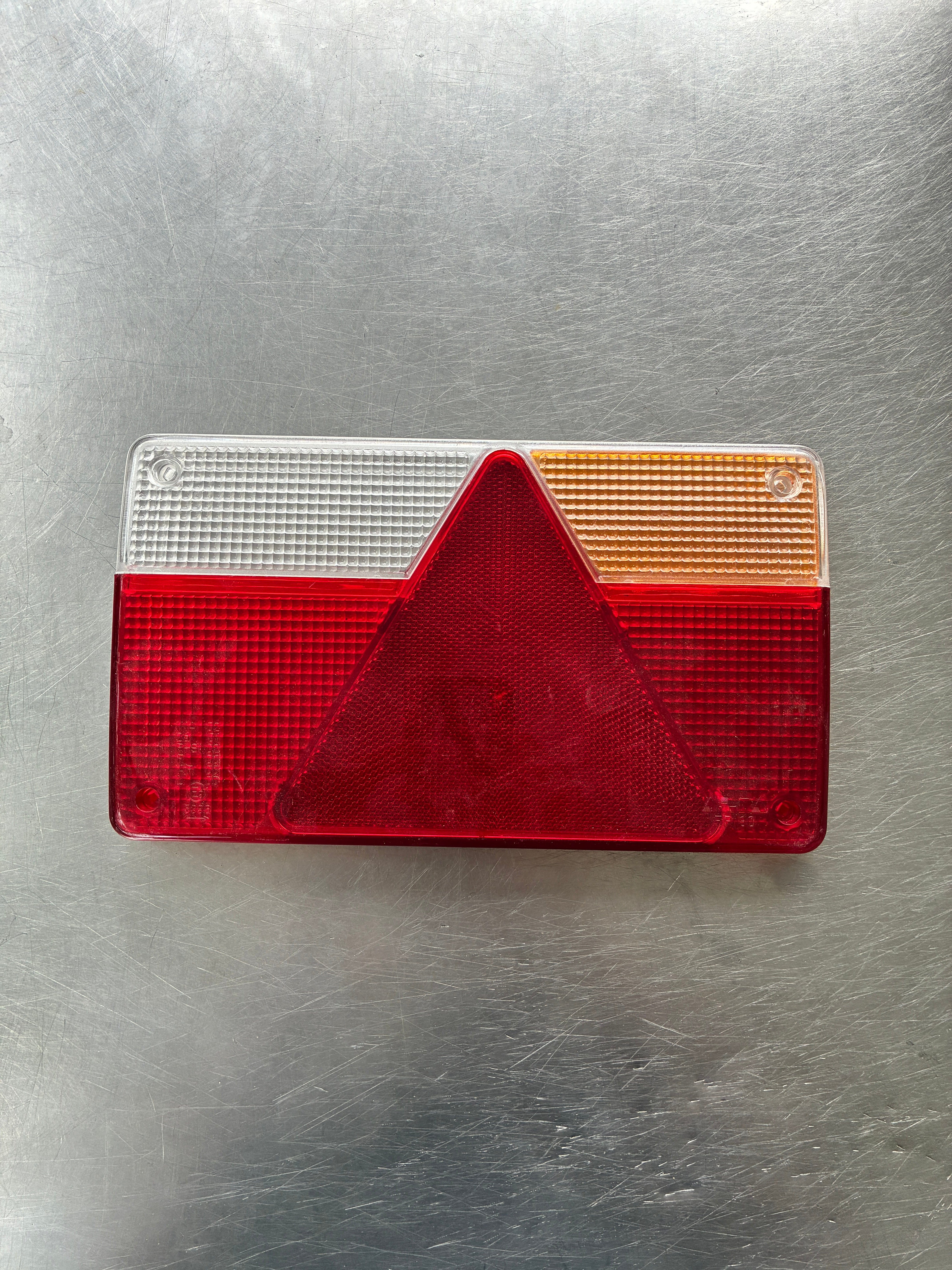 Cabochon feu remorque AJBA FP 80 droit – 6 fonctions – Réf. 3451C – Neuf