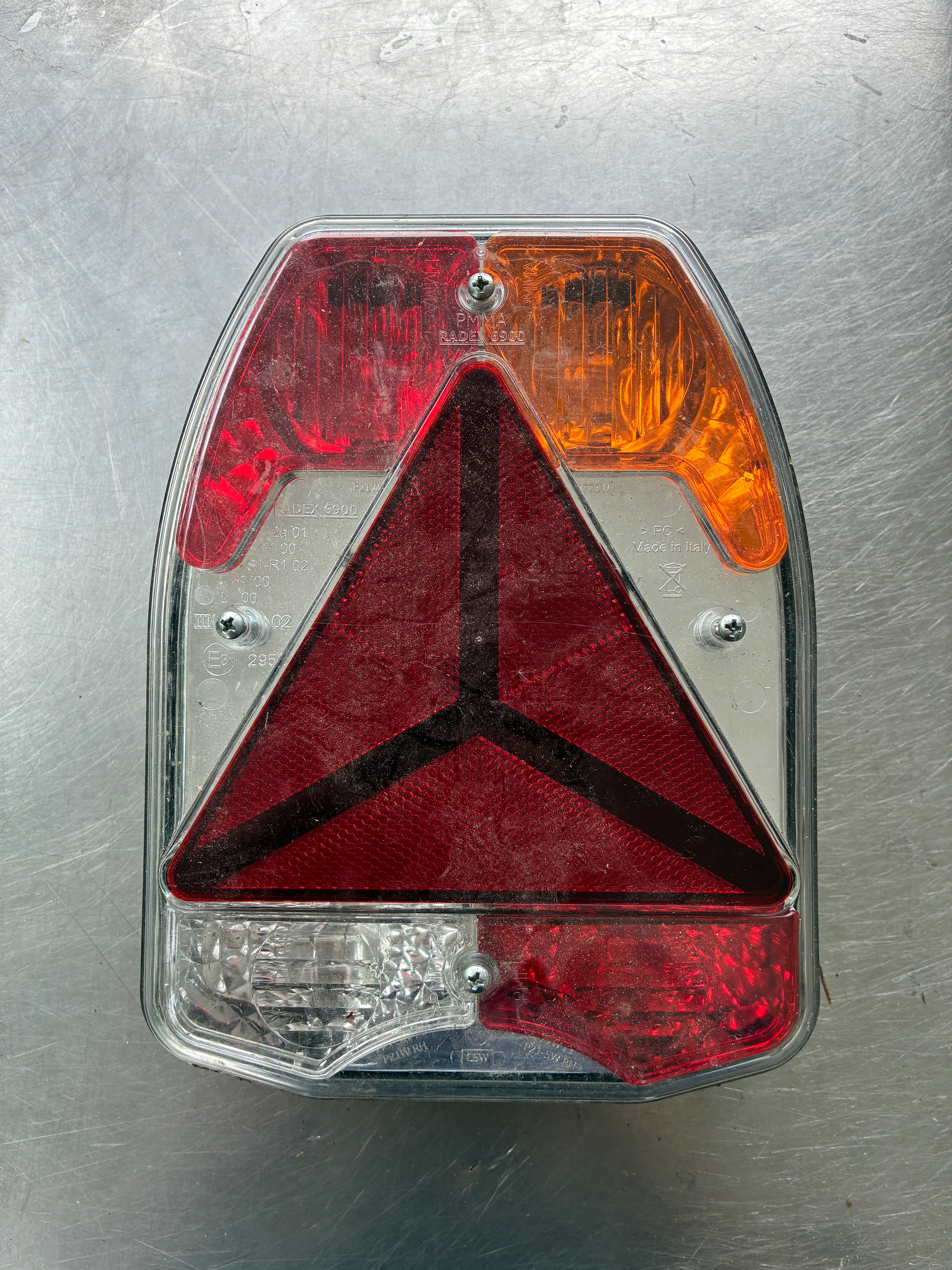 Feu remorque RADEX 6900 droit avec feu de recul – Occasion