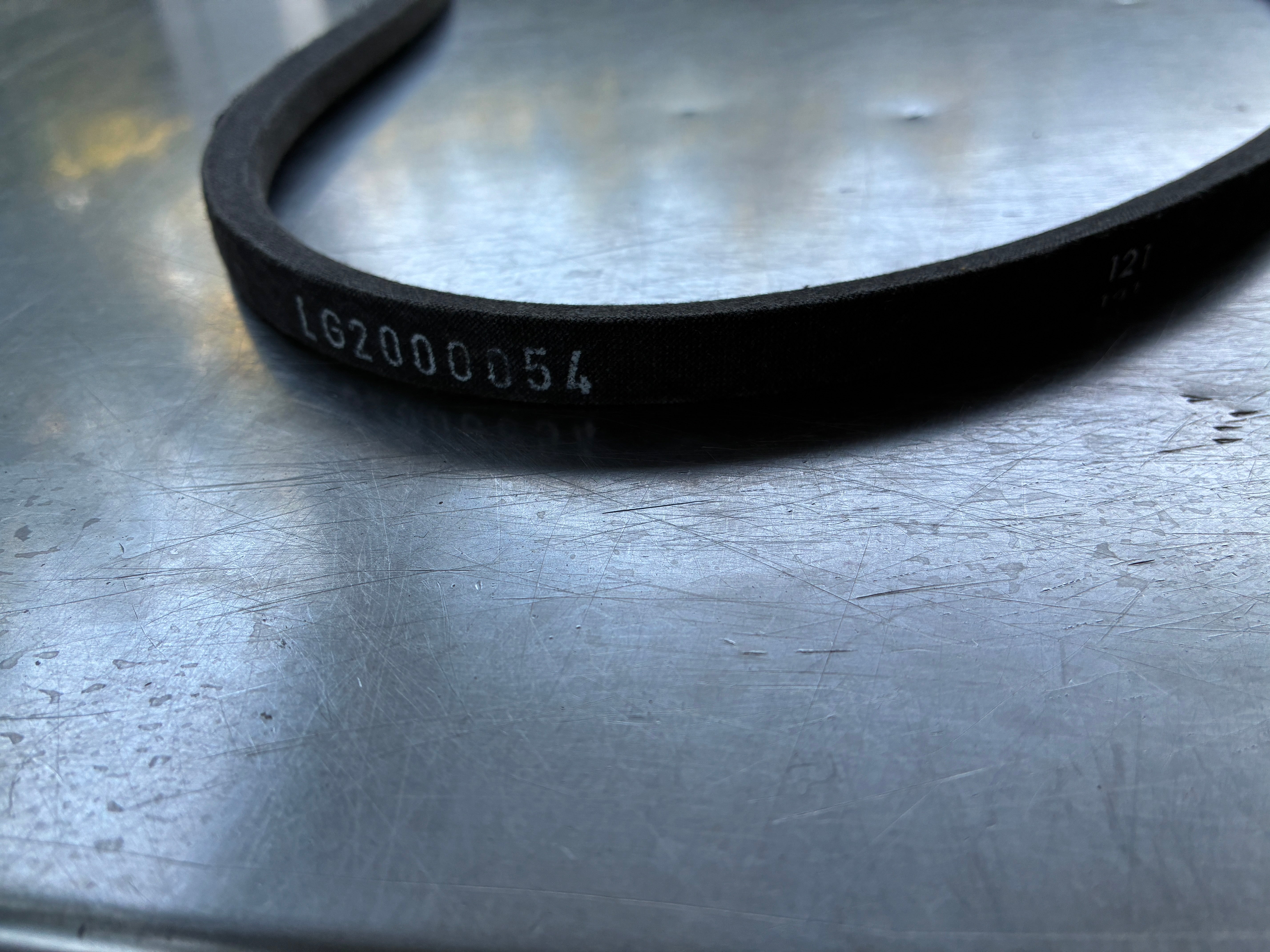 Courroie adaptable Optibelt LG2000054 – Profil A/13 – Longueur 1422 mm