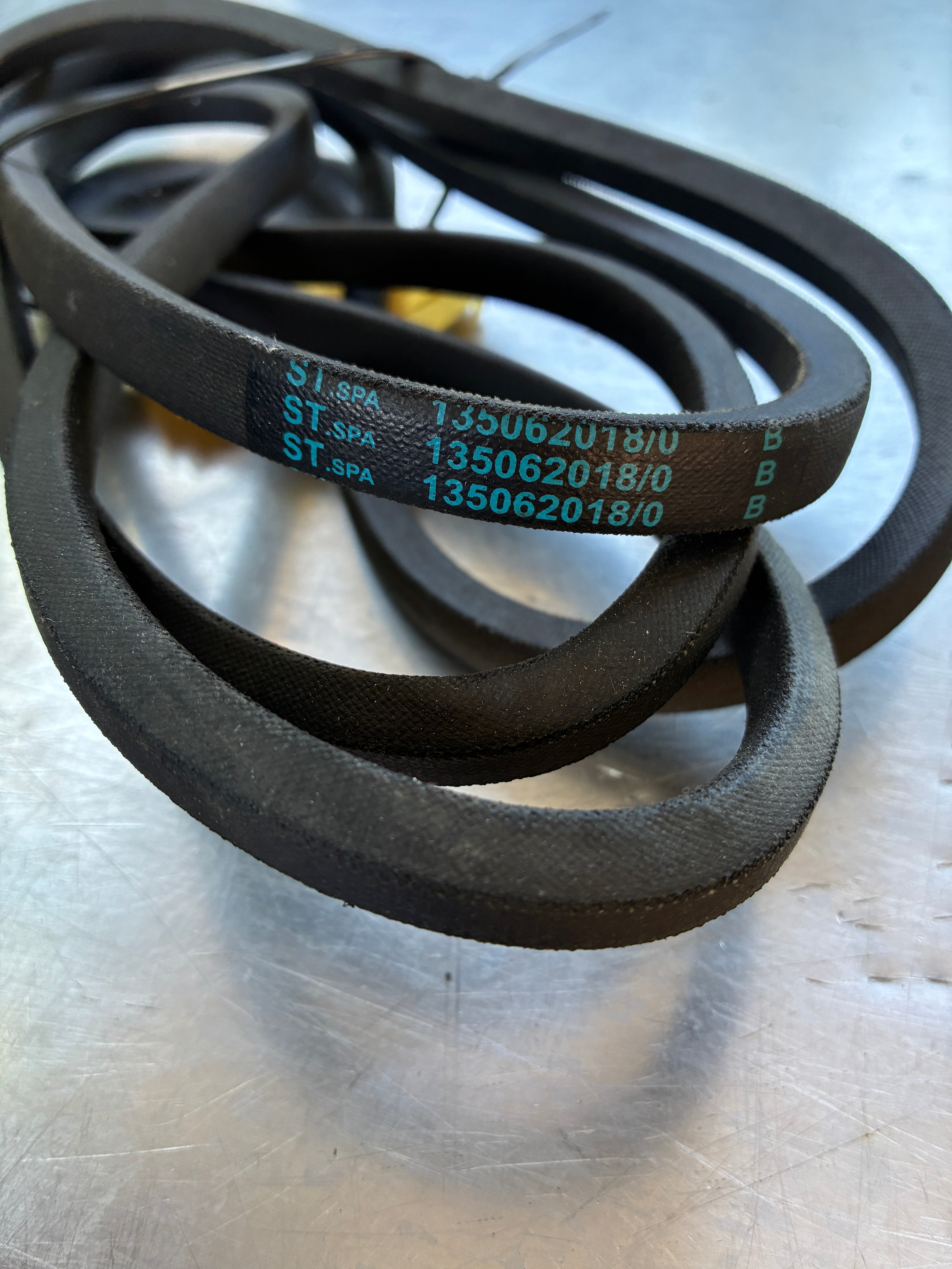 Courroie tracteur tondeuse adaptable Kevlar – Réf. 135062018/0 – GGP / Castelgarden / Stiga