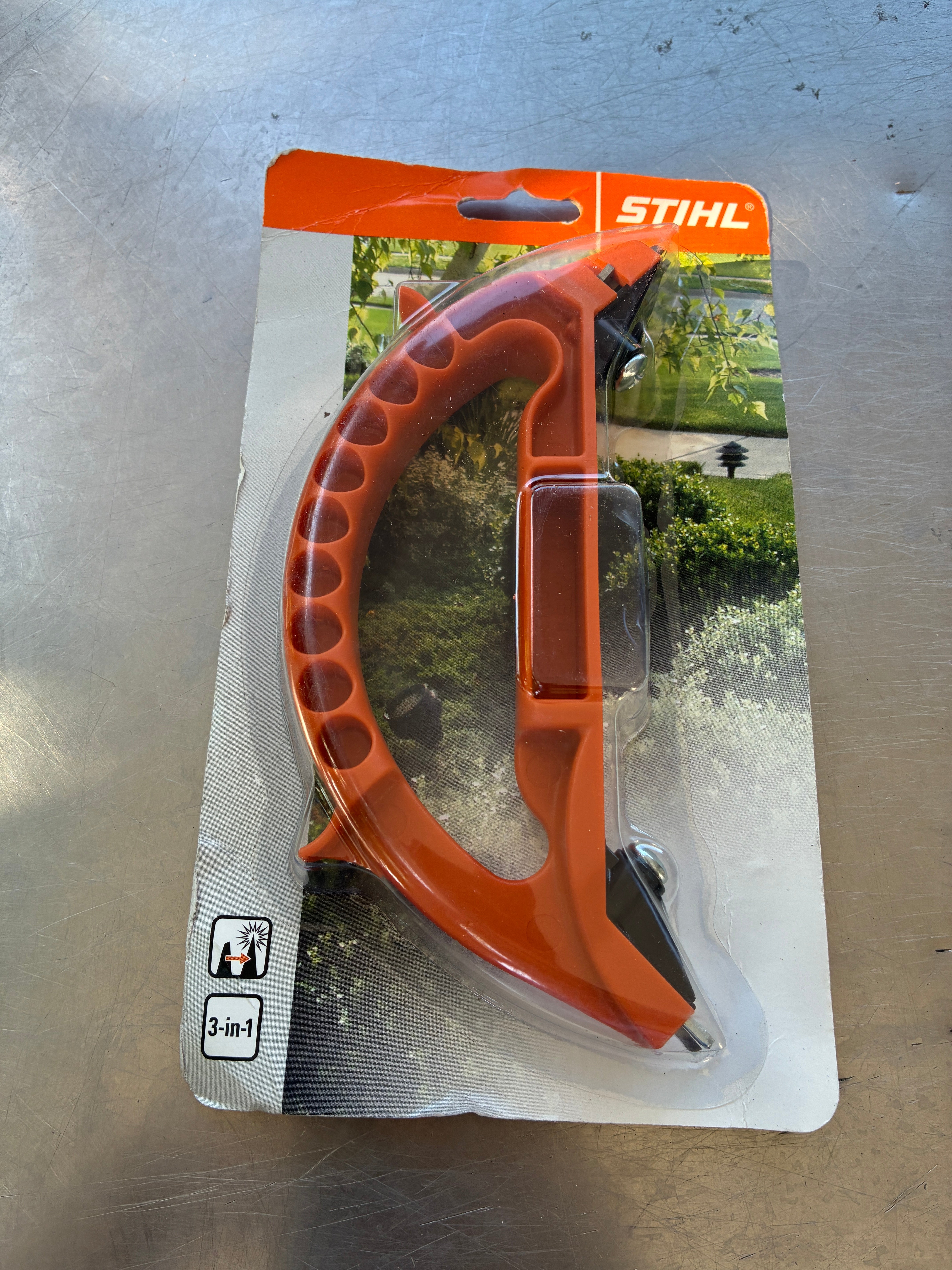 Affûteur 3-en-1 Stihl pour sécateur, haches et couteaux – Réf. 00008819801 – Neuf