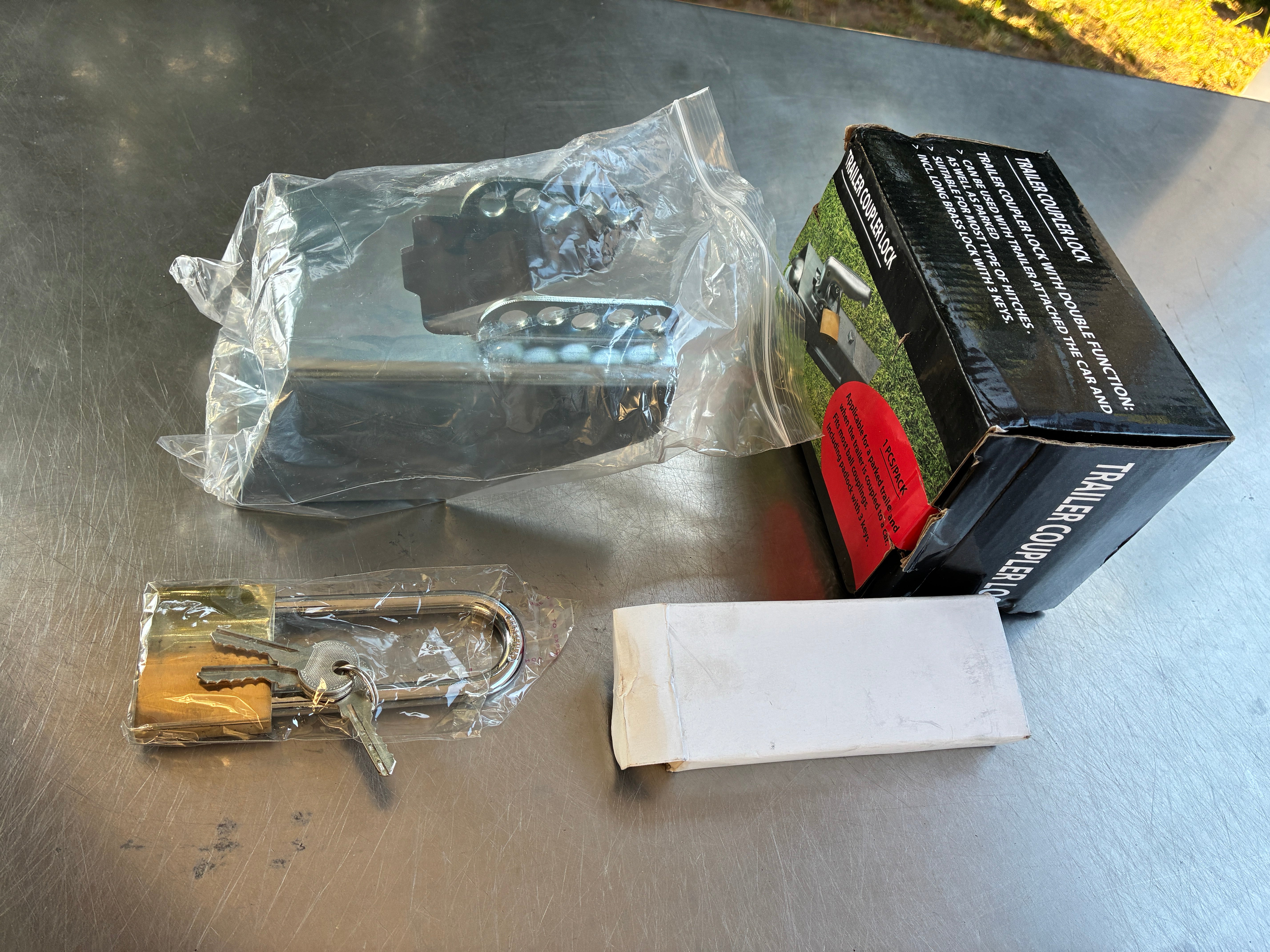 Antivol remorque neuf – Blocage tête d’attelage + cadenas 3 clés