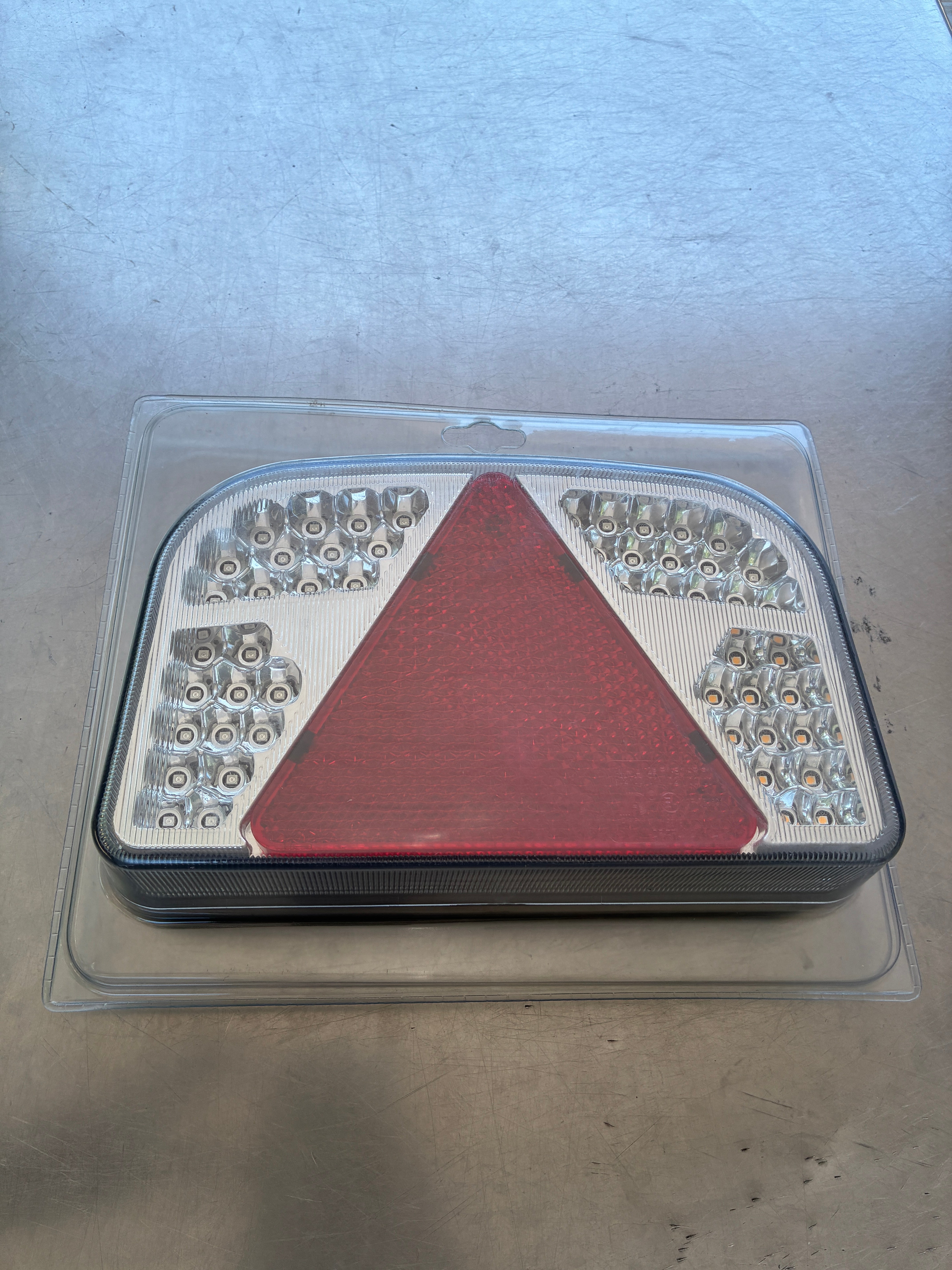 Feu arrière gauche à LED Rulquin remorque – 7 fonctions – 12V – Réf. 5484 – Neuf