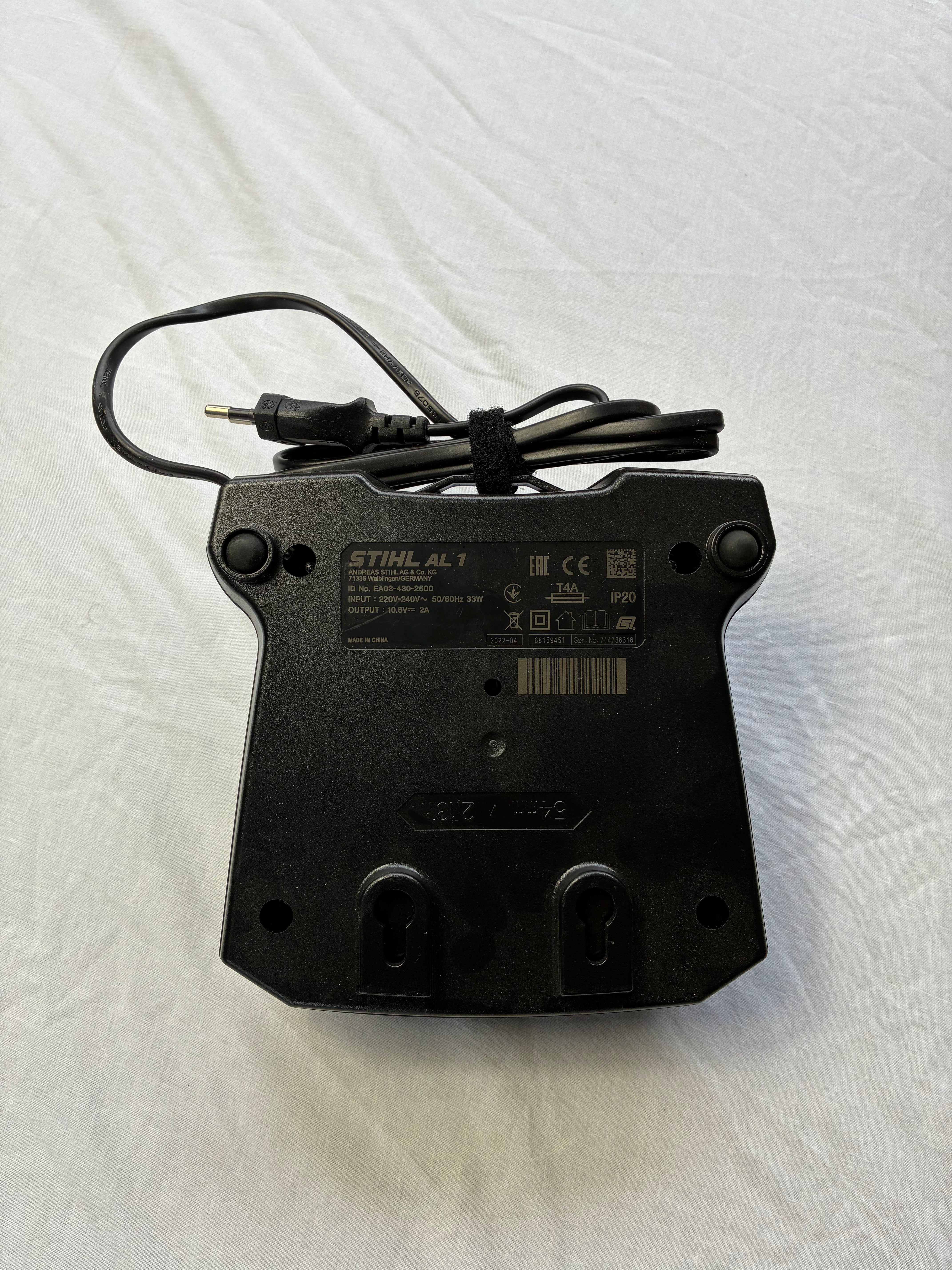 Chargeur STIHL AL 1 Neuf sans boîte – Batterie AS2 – Réf. EA03 430 2500