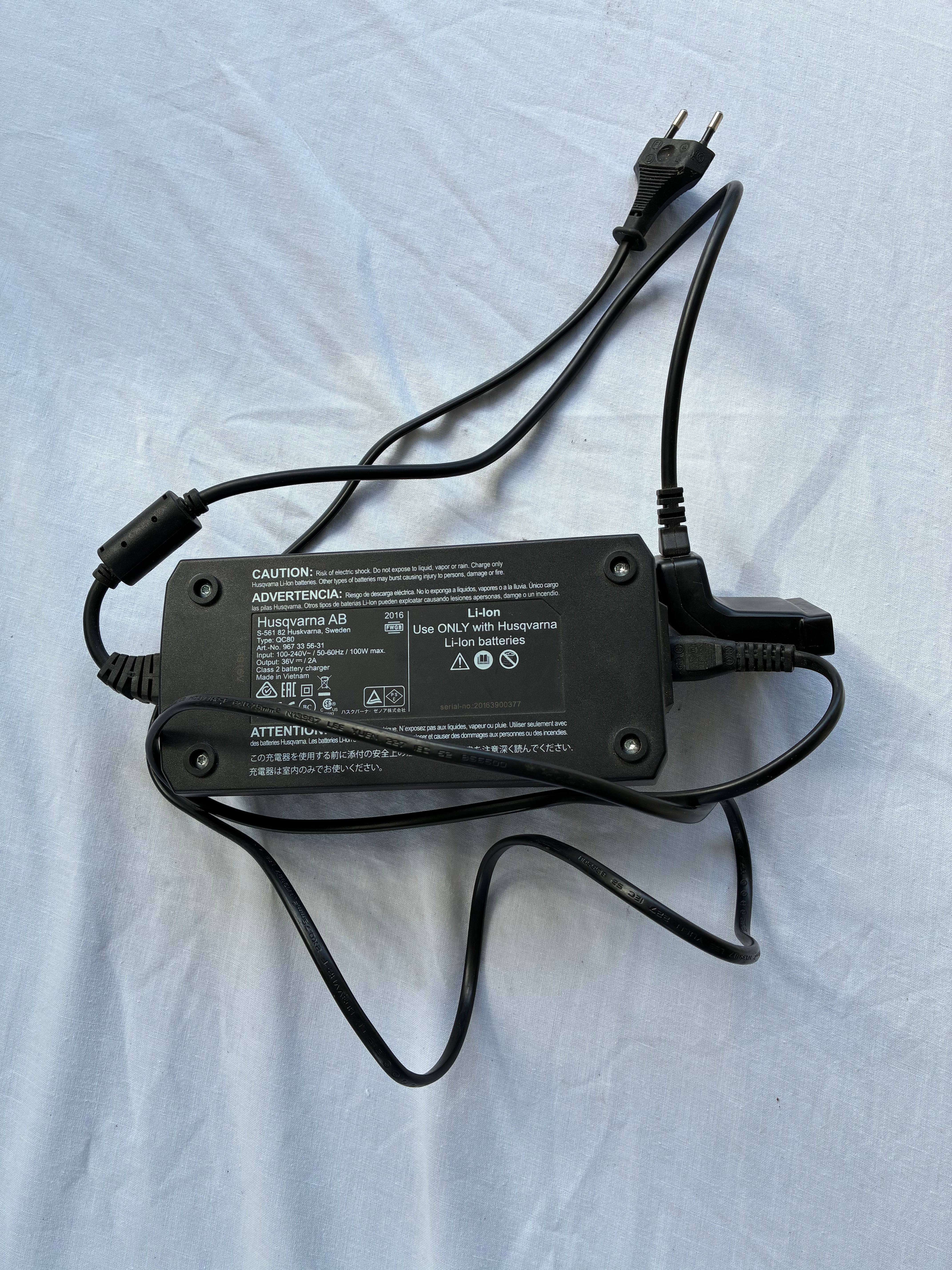 Chargeur Husqvarna QC80 – 80W – Batteries BLi 36V – Occasion très bon état