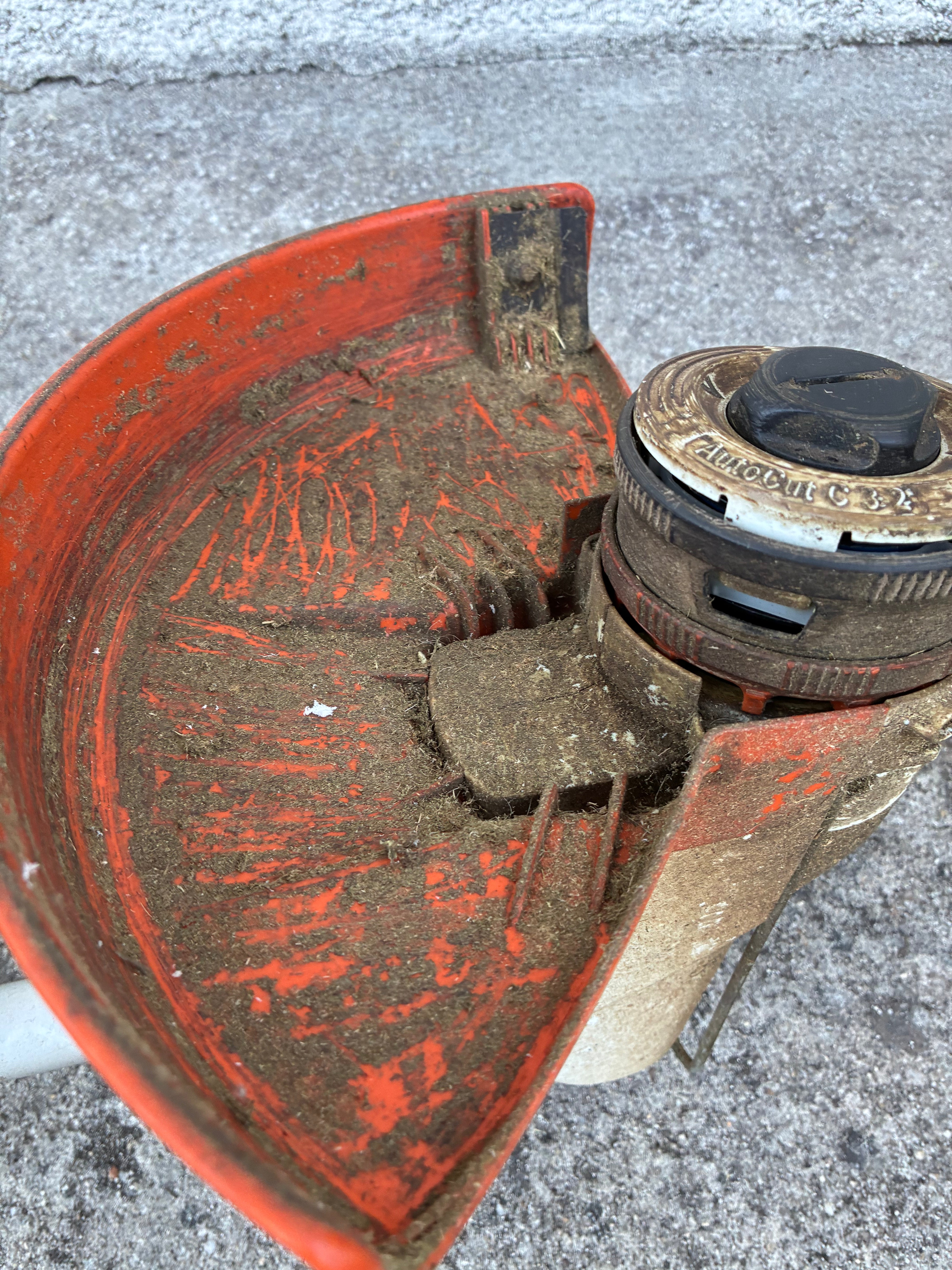 Coupe bordures électrique STIHL FSE 52 vendu pour pièces non fonctionnel