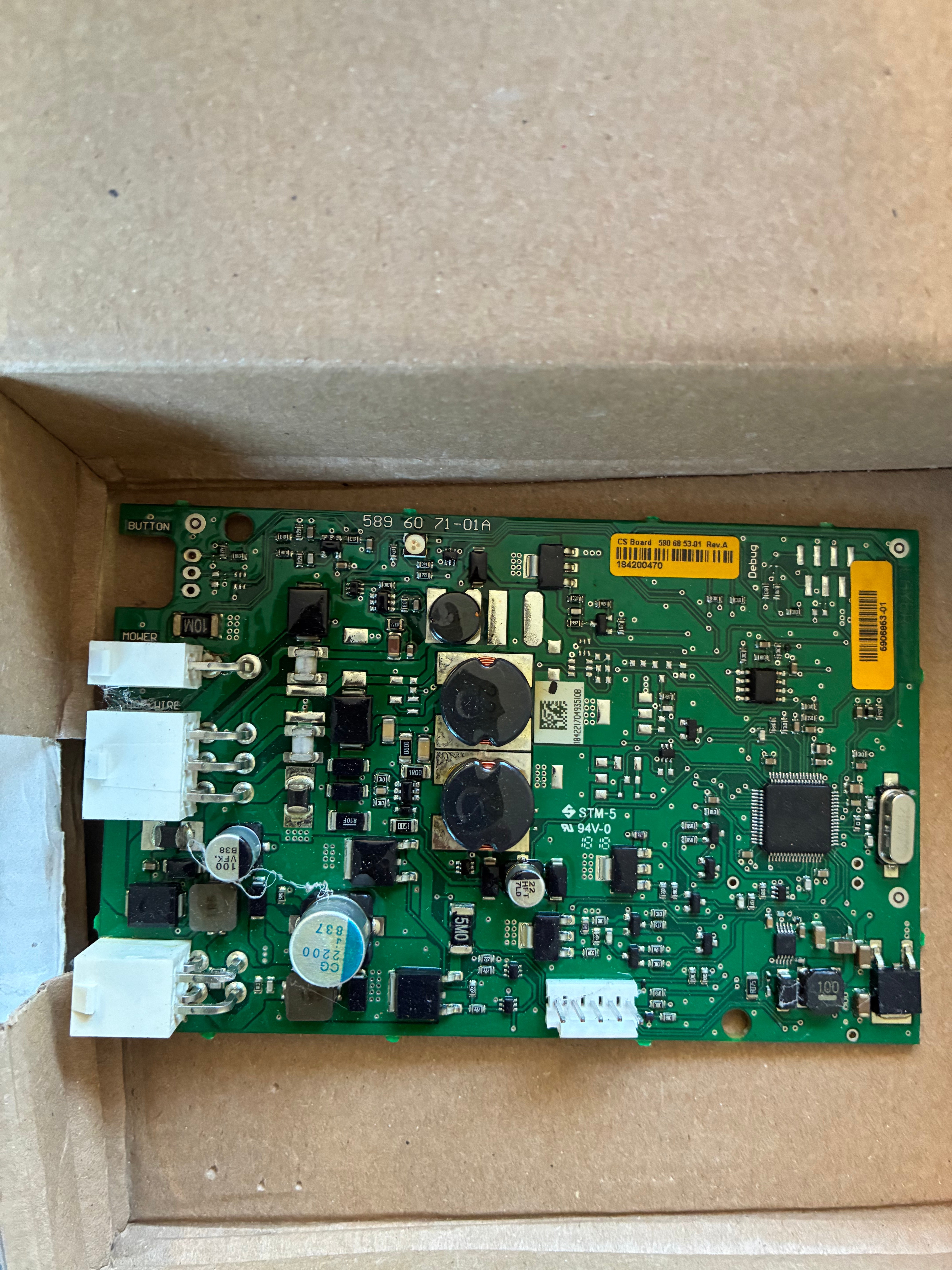 Lot cartes électroniques Husqvarna Automower non fonctionnelles pour pièces