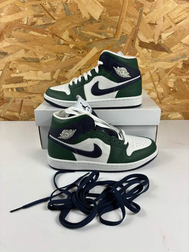 Air Jordan 1 Mid SE Seahawks Femme Vert Bleu Marine – 40