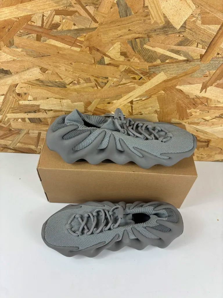 Baskets Adidas Yeezy 450 Stone Grey – Chaussures Sneakers – 42 2/3