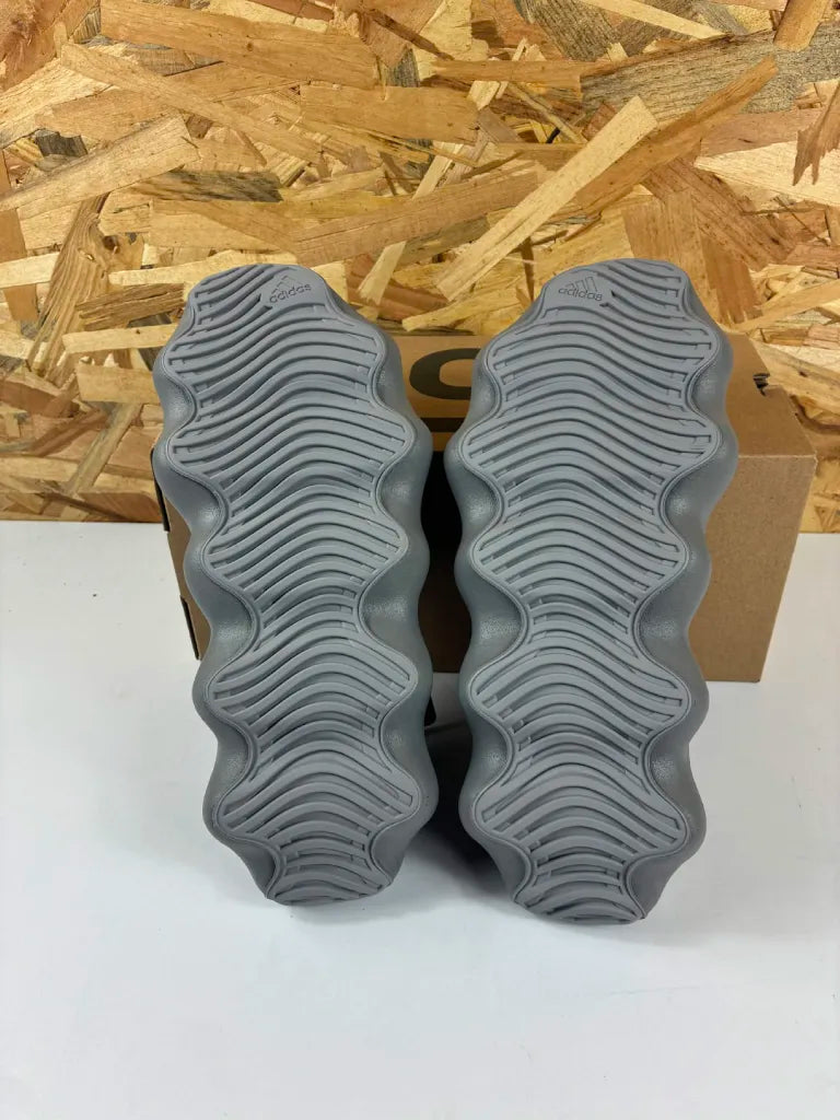 Baskets Adidas Yeezy 450 Stone Grey – Chaussures Sneakers – 42 2/3