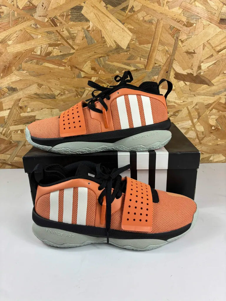 Baskets Adidas Dame 8 Extply – Chaussures Basketball Homme – 44 2/3