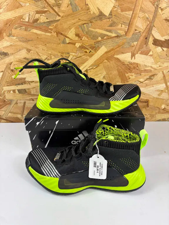 Baskets Adidas Dame 5 J Star Wars – Chaussures Basketball Enfant – 37 1/3