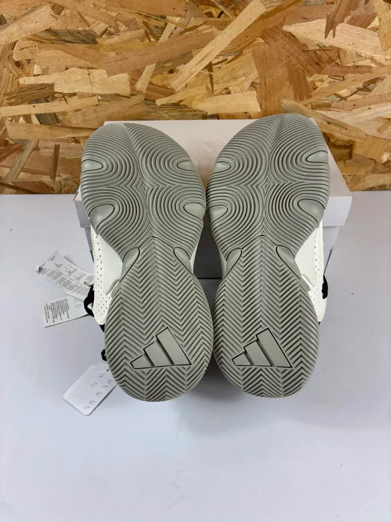 Baskets Adidas Trae Unlimited J – Chaussures Basketball Enfant – 36