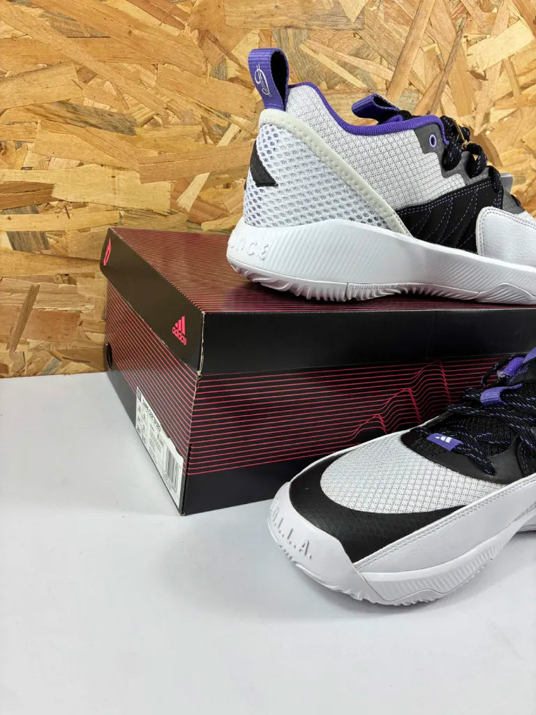 Baskets Adidas Dame Certified – Chaussures Basketball Homme – 44