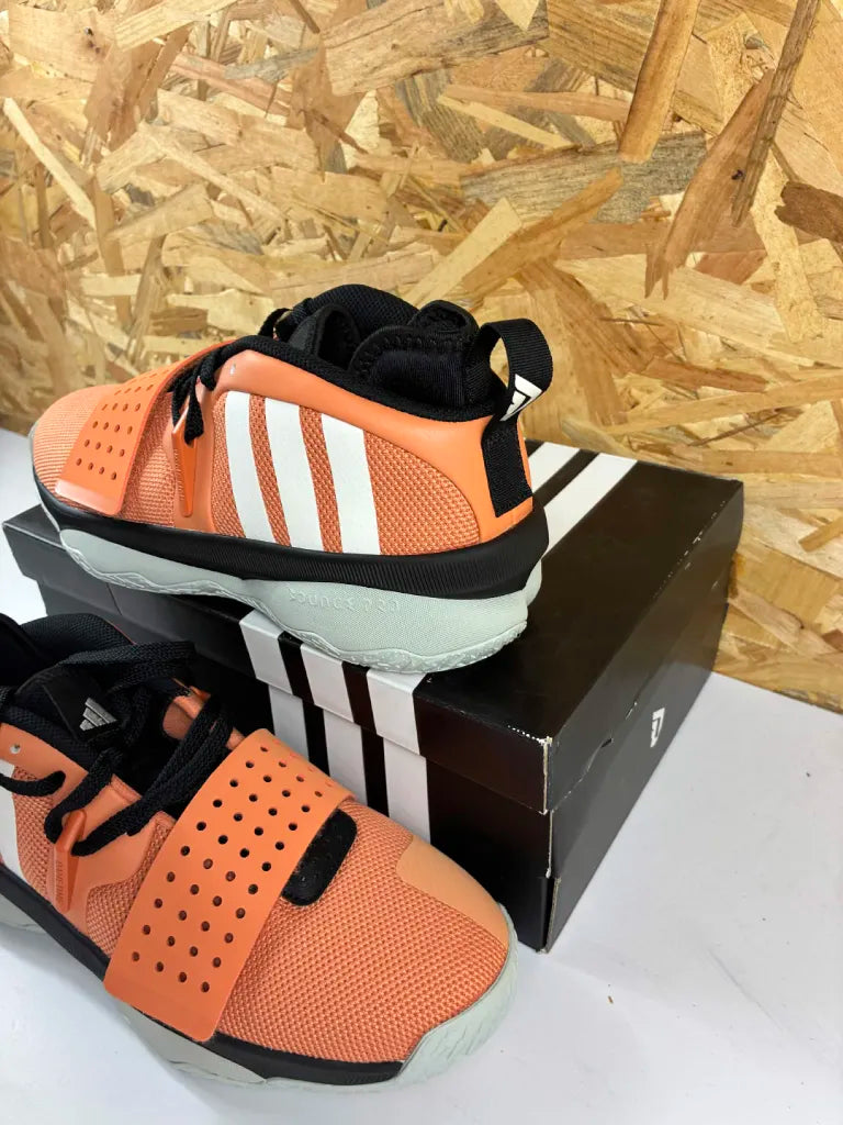 Baskets Adidas Dame 8 EXTPLY – Chaussures Basketball Homme – 42 2/3