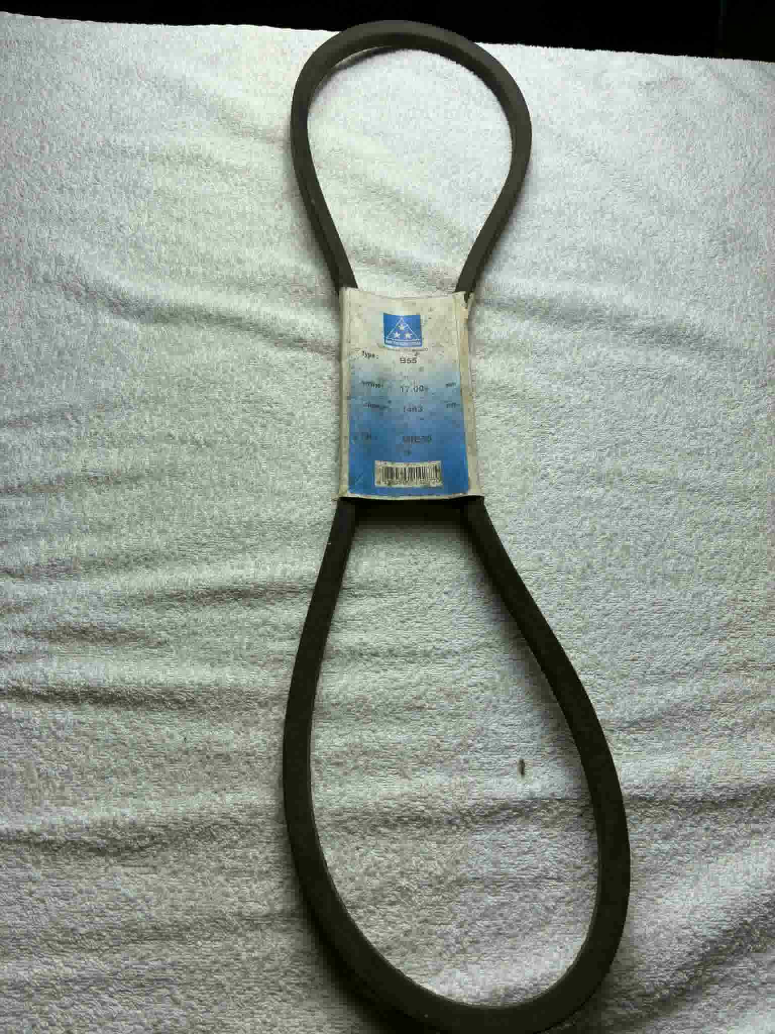 Courroie Mitsuboshi B55 section 17 mm longueur 1443 mm Réf MIB55 neuve