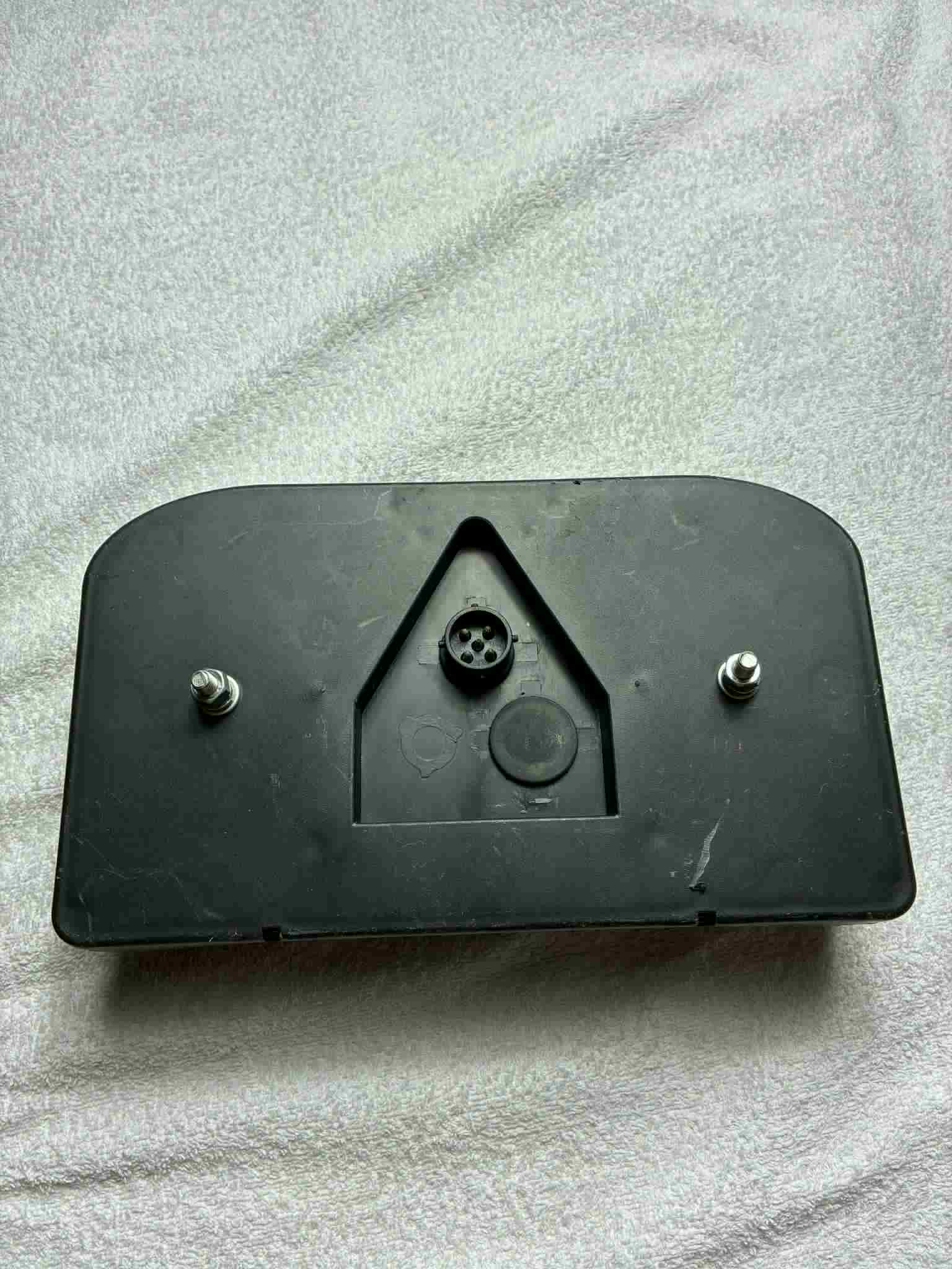 Feu arrière Dafa TR001 droit 6 fonctions 235x135 remorque Lider + ampoules