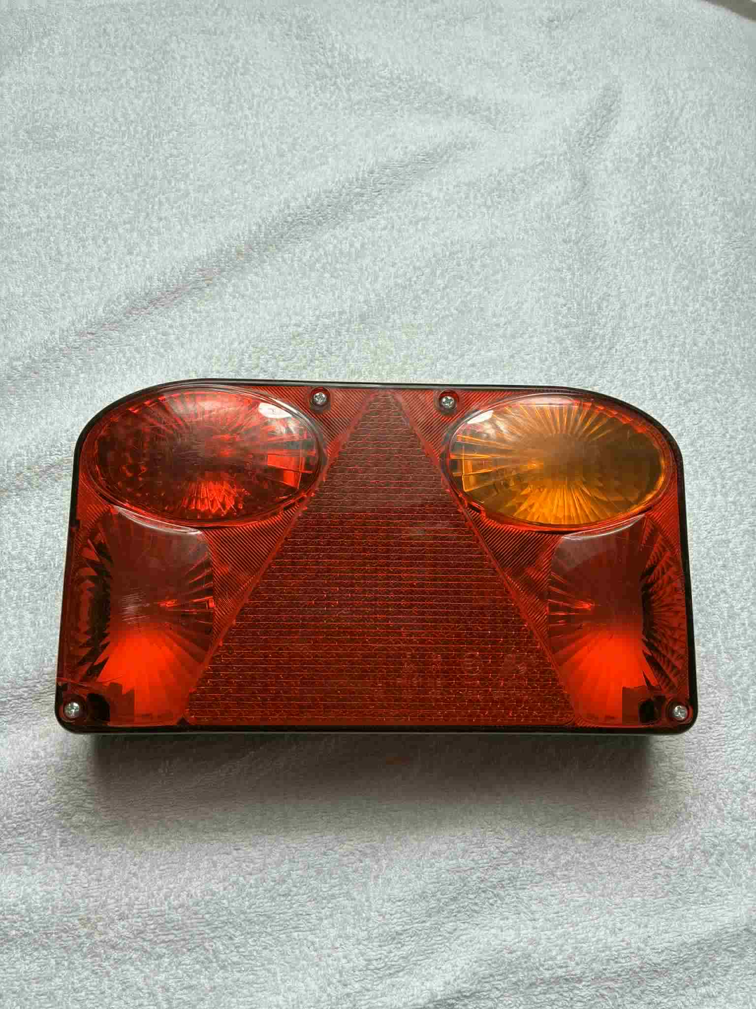 Feu arrière Dafa TR001 droit 6 fonctions 235x135 remorque Lider + ampoules