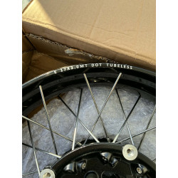 Roue arrière ZONTES 17x3.0 MT tubeless complète