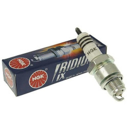 BujíaNGKe Iridium IX BR7HIX para scooters y motocicletas de 50 a 900 cc.