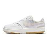 Nike Wmns Gamma Force – Femme – Pointure 40.5 – Blanc / Light Bone – Neuf