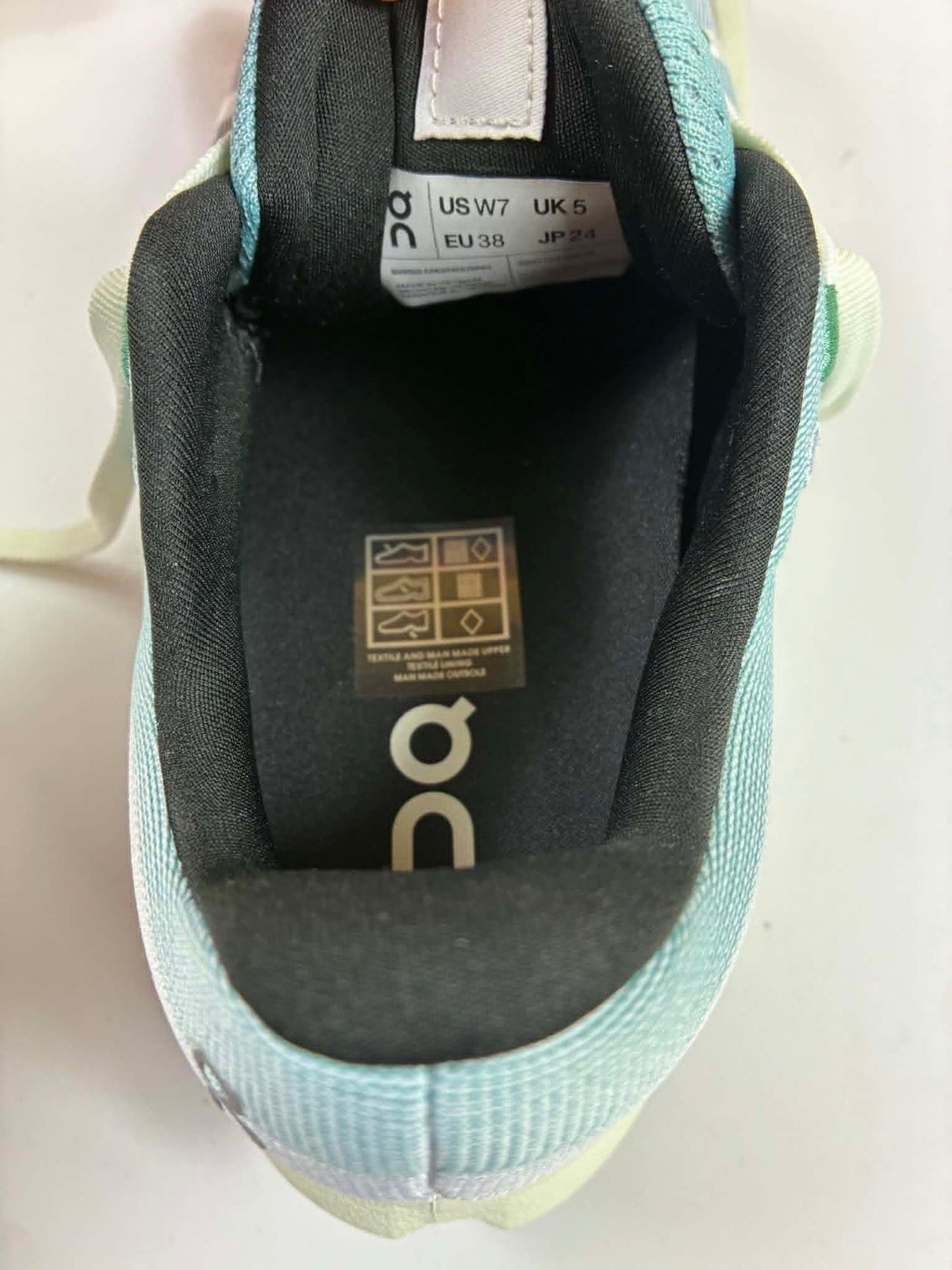 Chaussures Running On Cloudsurfer Femme 38 Mineral Aloe