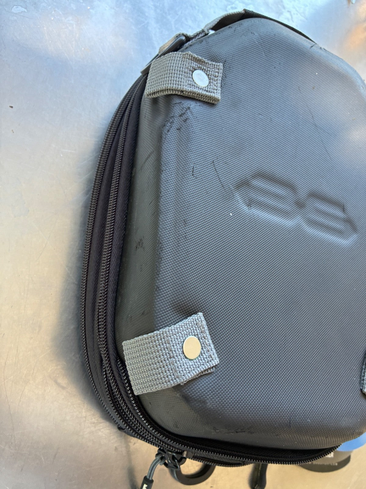 Sacoche de selle moto Bagster LOCKER – 3.5 à 8.5 L – Universelle – Noire
