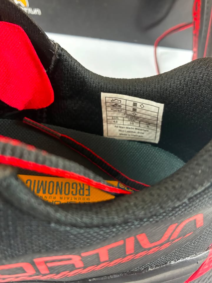 Chaussures de trail La Sportiva Prodigio 43 Black/Tango Red